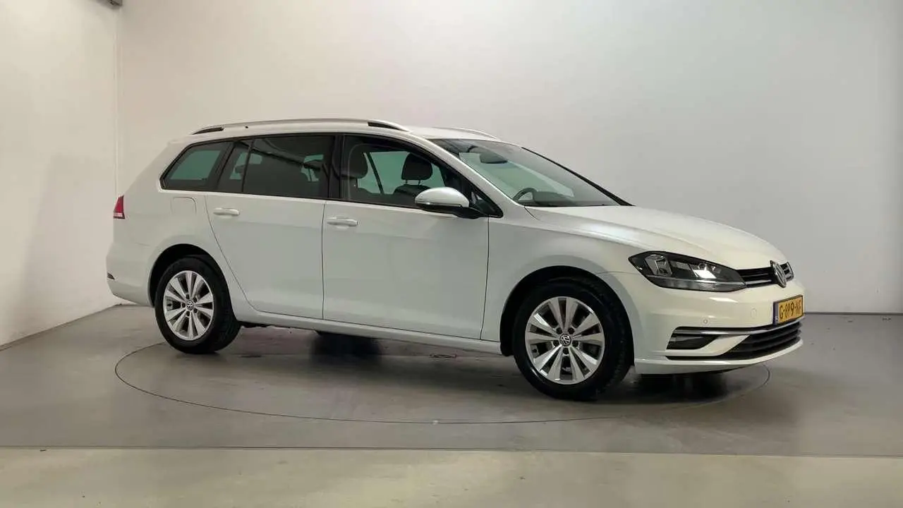 Photo 1 : Volkswagen Golf 2019 Essence