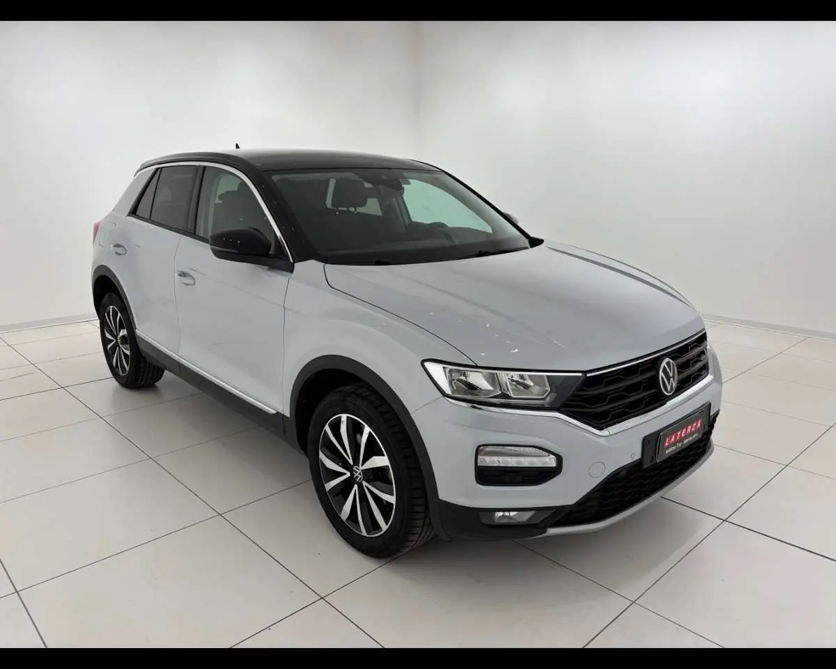 Photo 1 : Volkswagen T-roc 2021 Essence