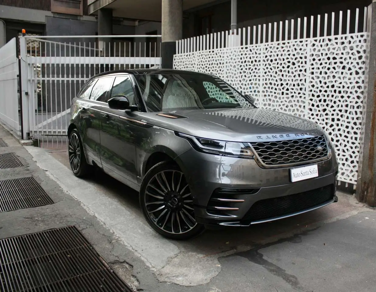 Photo 1 : Land Rover Range Rover Velar 2017 Diesel