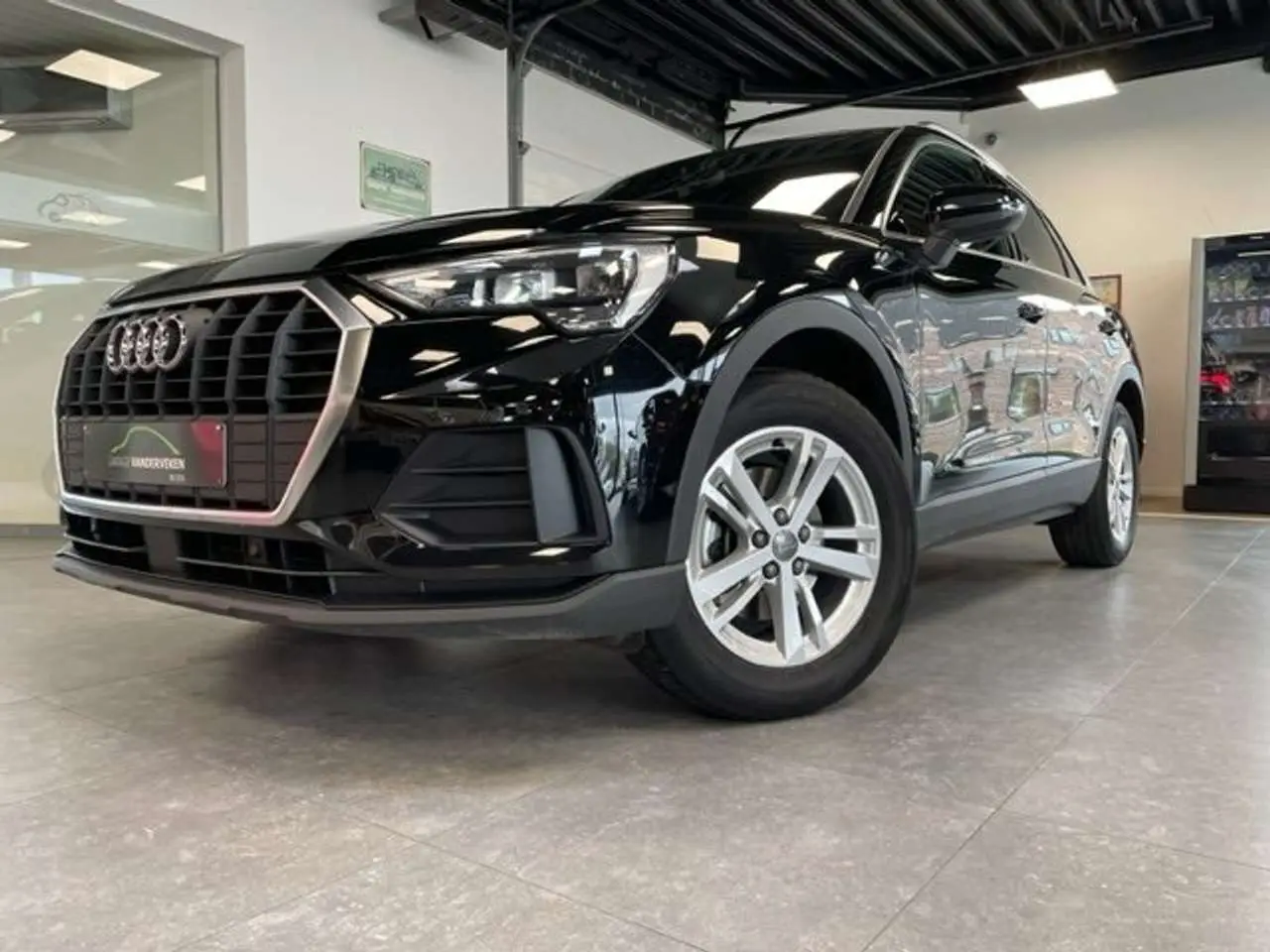 Photo 1 : Audi Q3 2019 Petrol