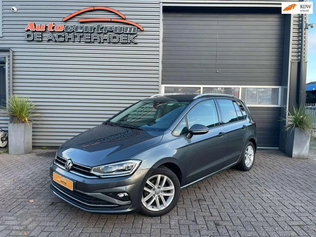 Photo 1 : Volkswagen Golf 2019 Petrol