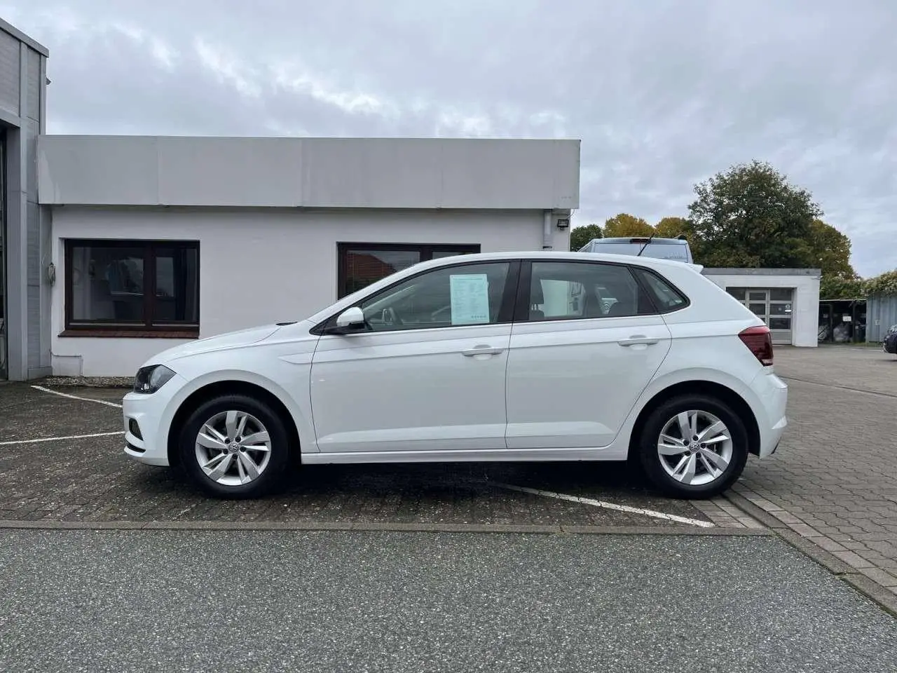 Photo 1 : Volkswagen Polo 2020 Petrol