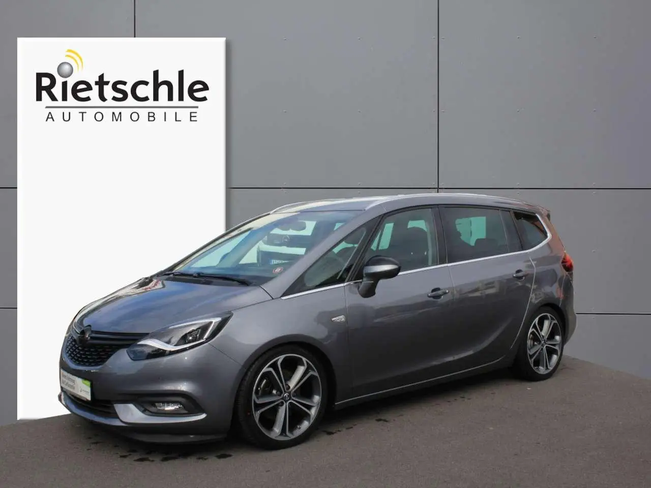 Photo 1 : Opel Zafira 2019 Petrol