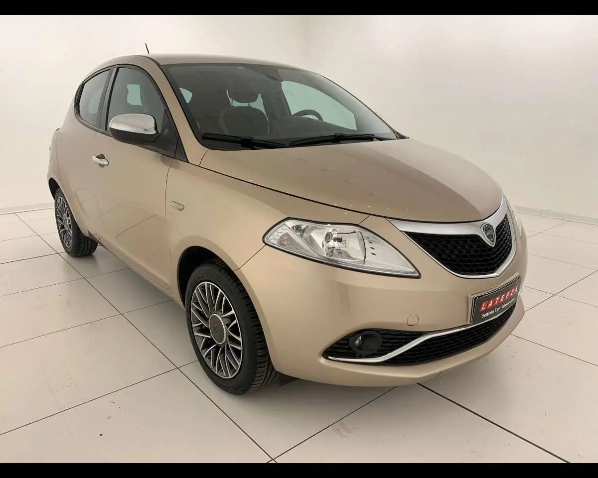 Photo 1 : Lancia Ypsilon 2020 Petrol