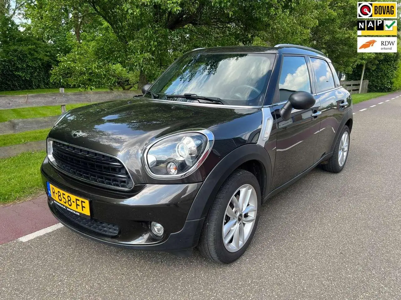 Photo 1 : Mini One 2015 Petrol