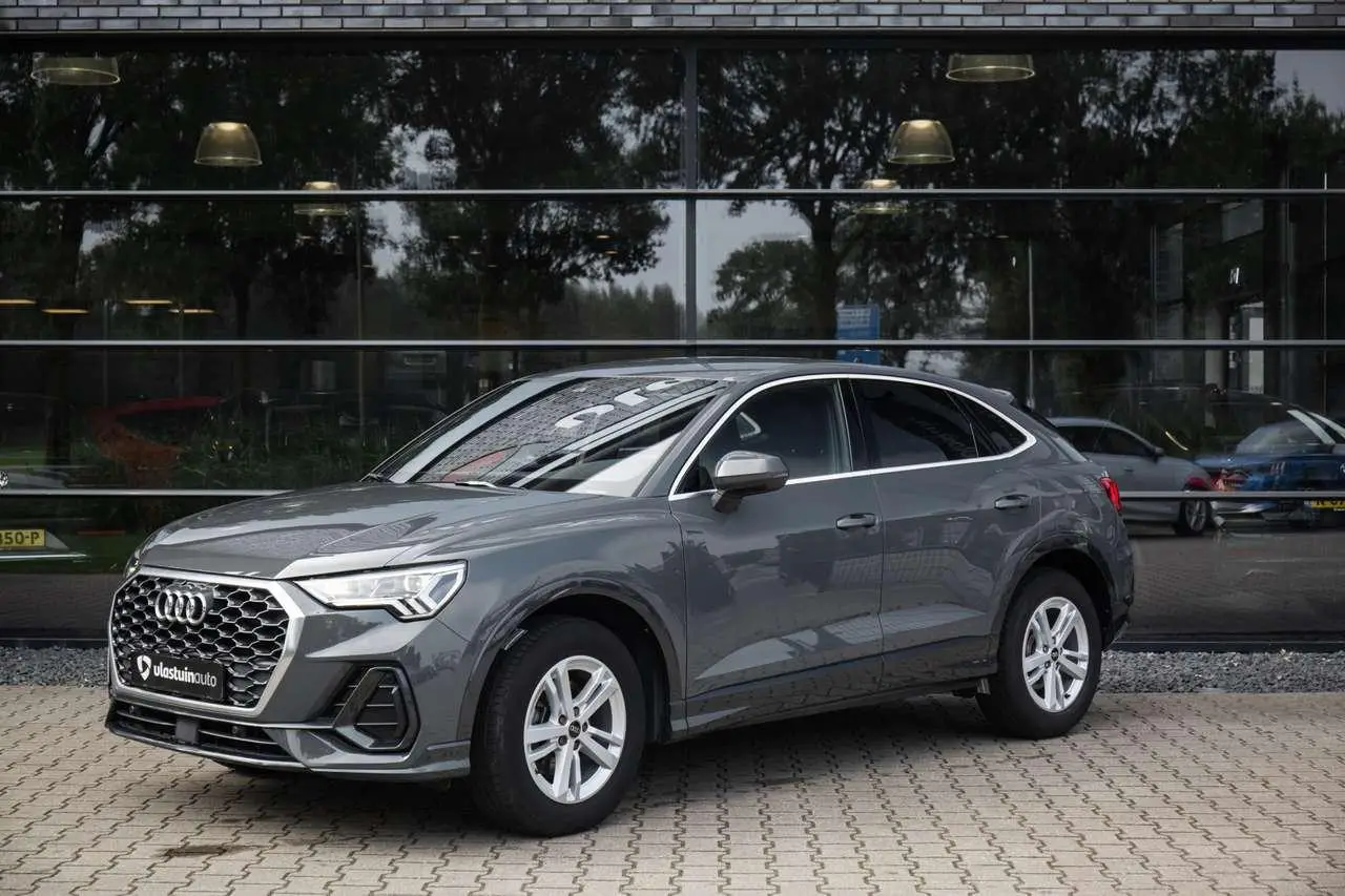 Photo 1 : Audi Q3 2021 Essence