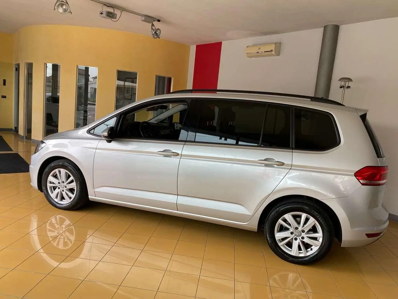 Photo 1 : Volkswagen Touran 2020 Diesel