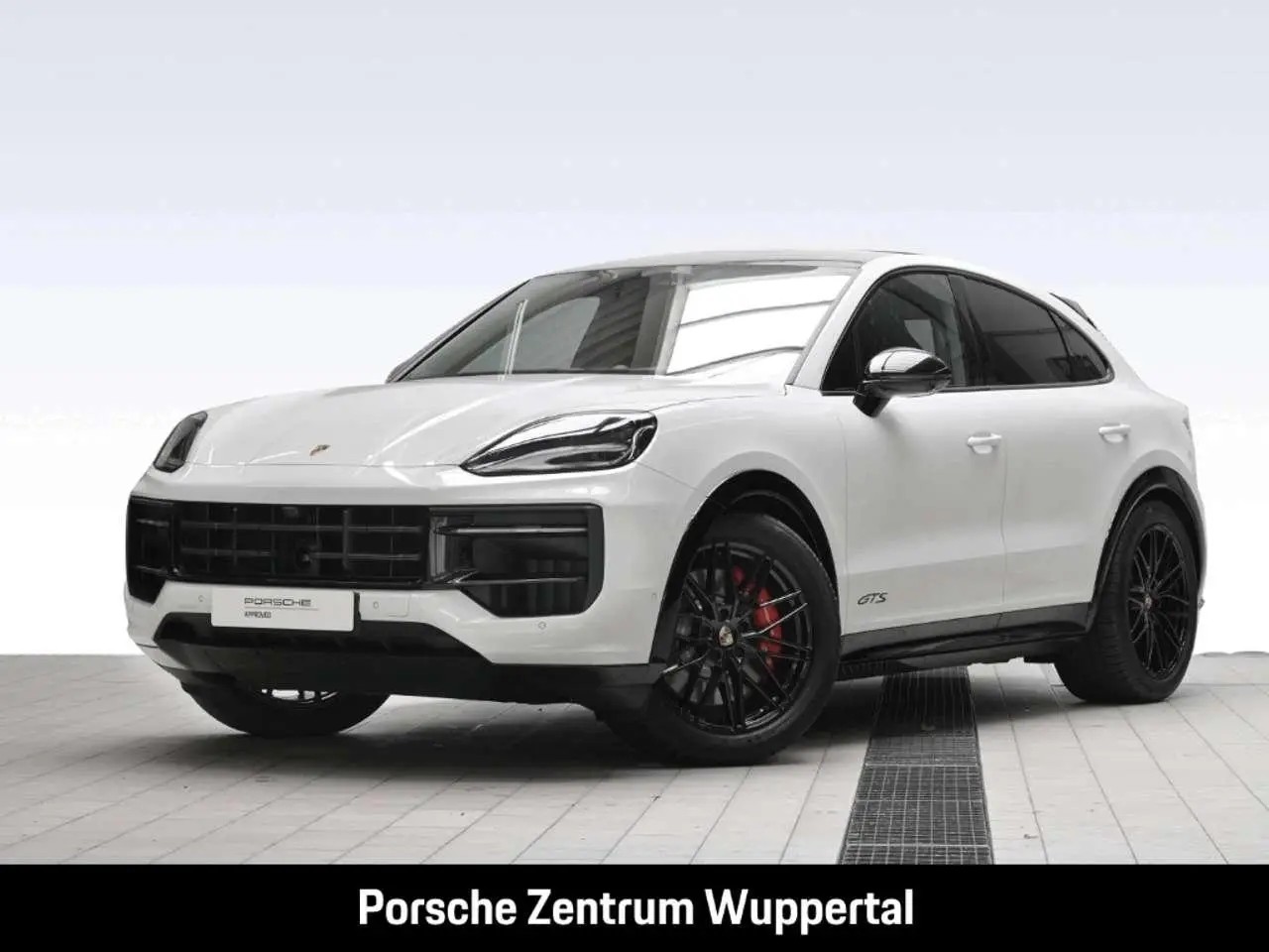 Photo 1 : Porsche Cayenne 2024 Essence