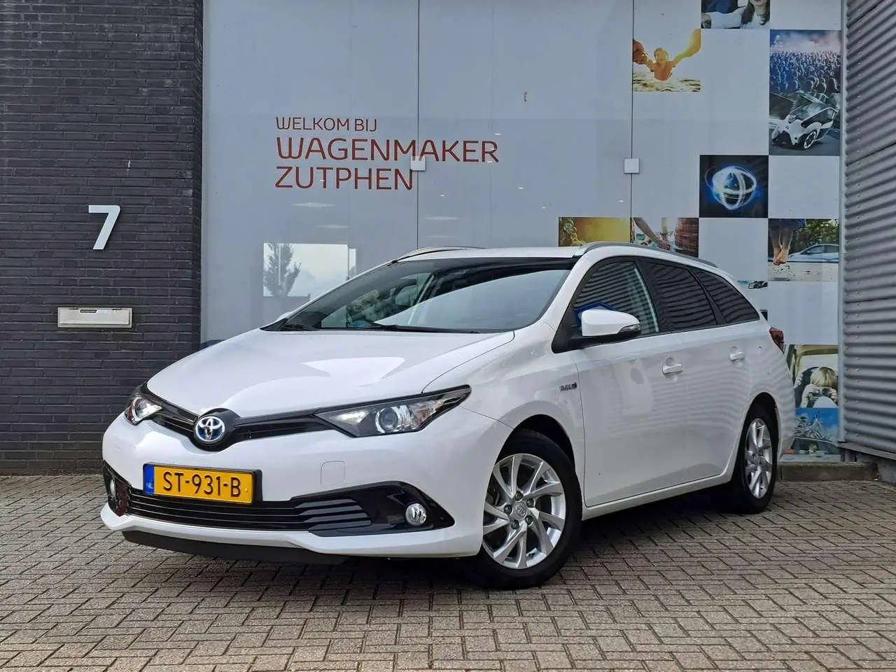 Photo 1 : Toyota Auris 2018 Hybride