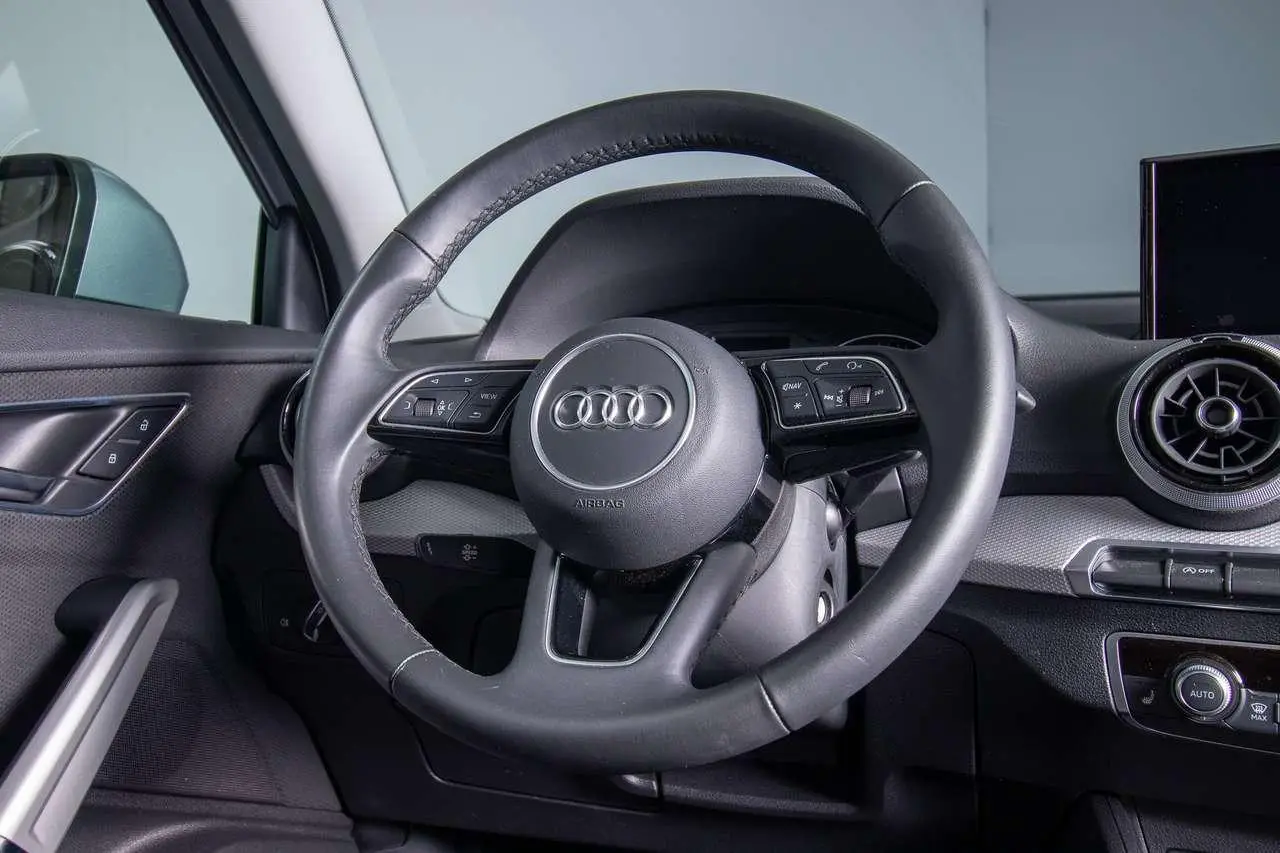 Photo 1 : Audi Q2 2023 Essence