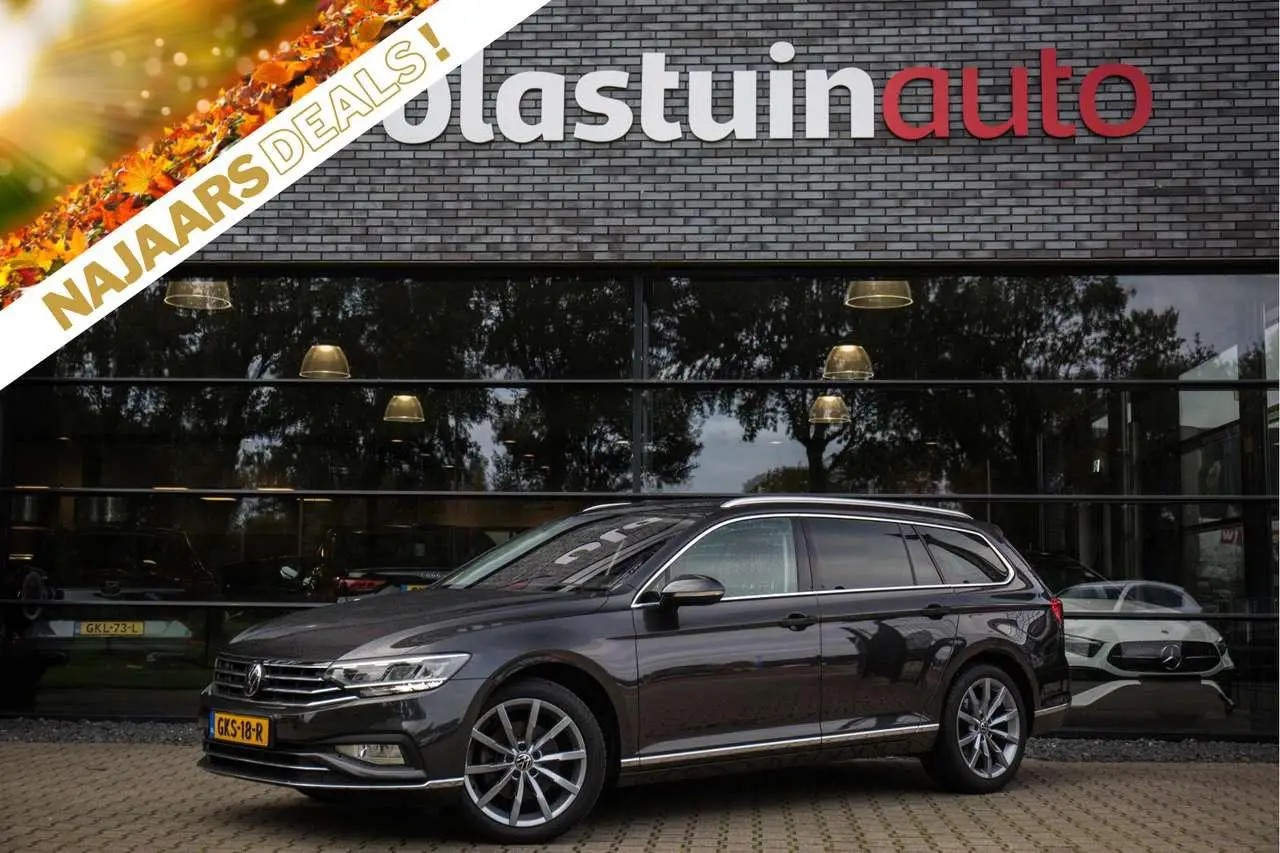 Photo 1 : Volkswagen Passat 2021 Petrol