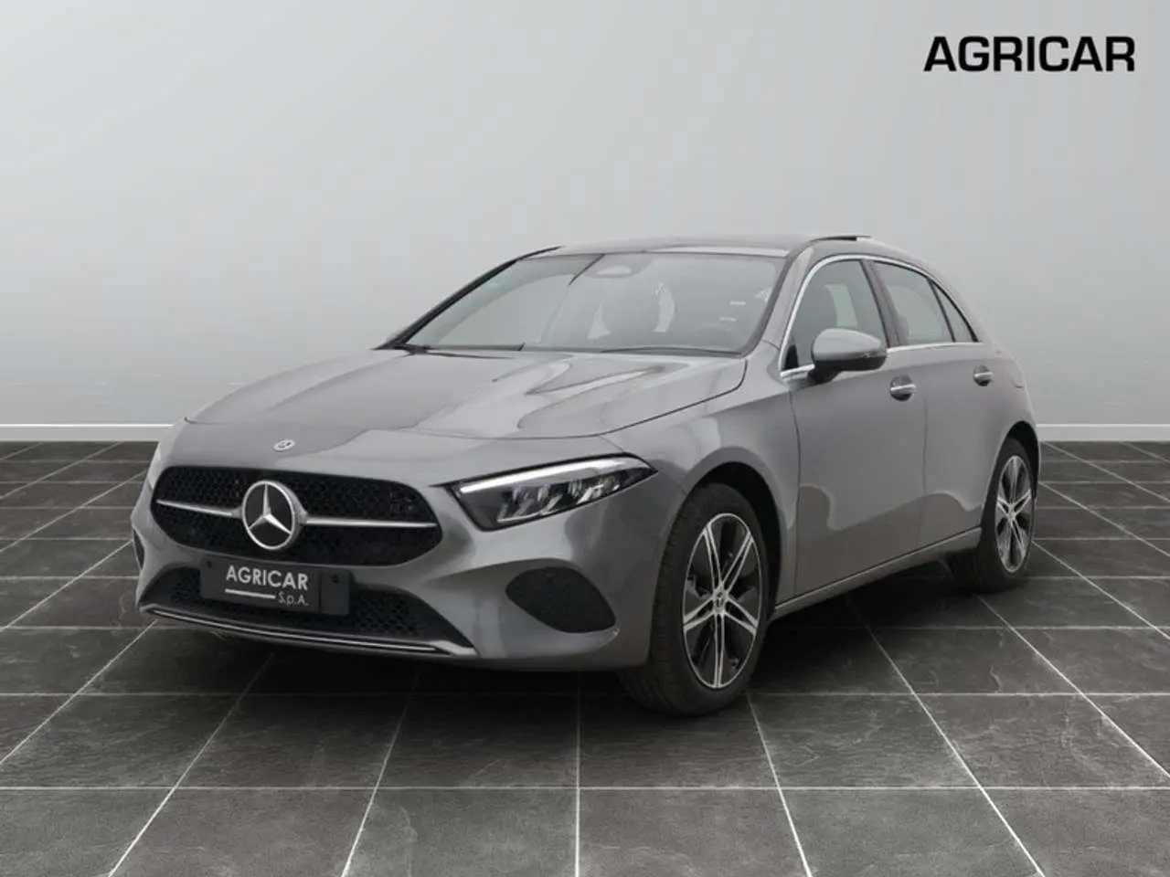 Photo 1 : Mercedes-benz Classe A 2024 Hybride