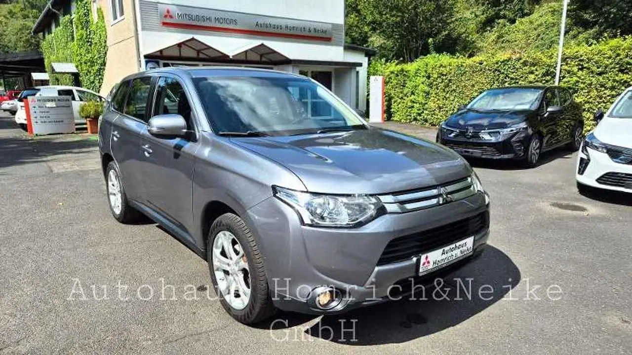 Photo 1 : Mitsubishi Outlander 2015 Petrol