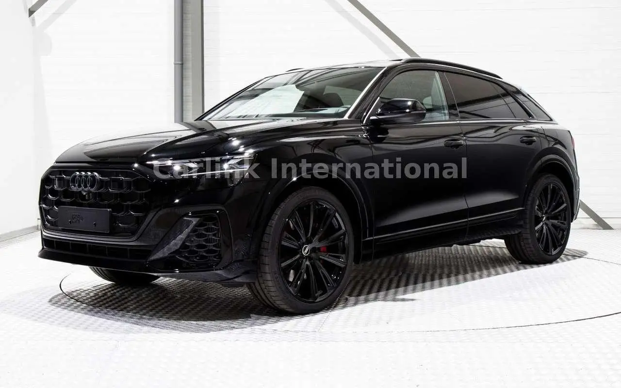 Photo 1 : Audi Q8 2024 Hybrid