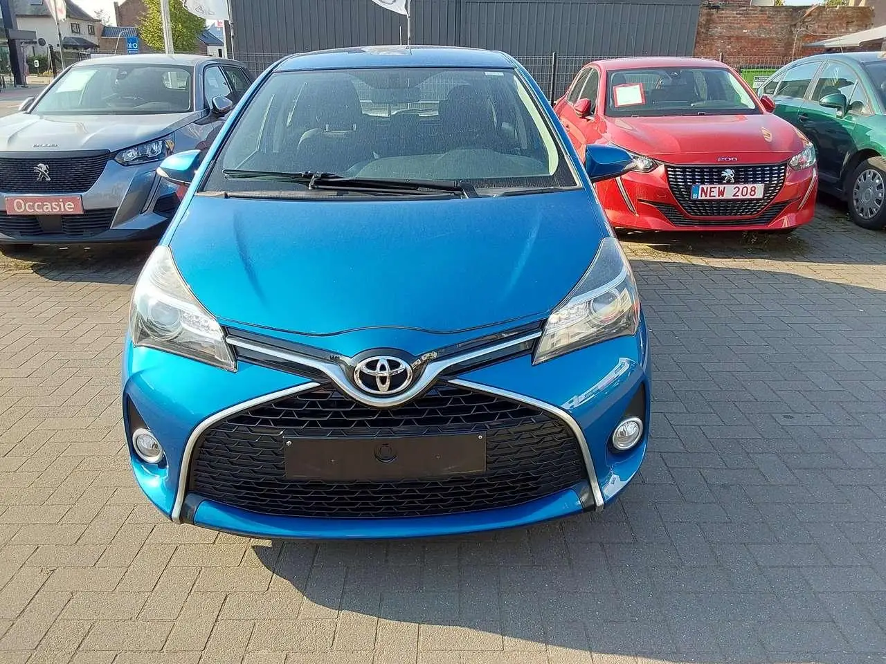 Photo 1 : Toyota Yaris 2017 Petrol