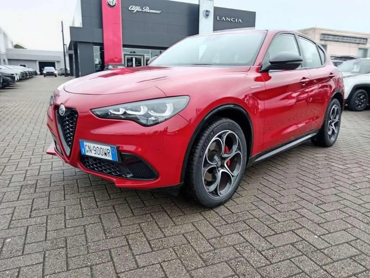 Photo 1 : Alfa Romeo Stelvio 2023 Essence