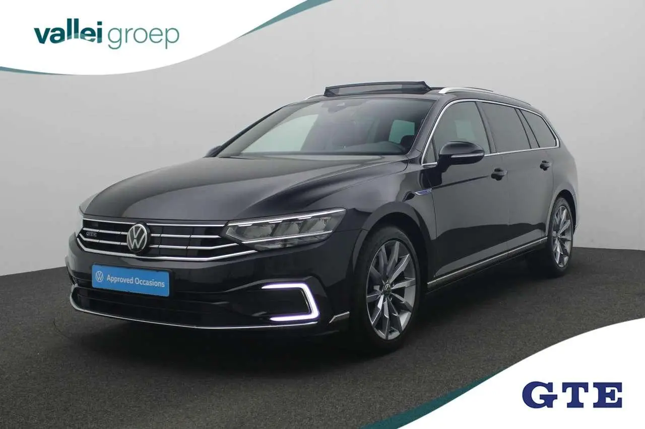 Photo 1 : Volkswagen Passat 2021 Hybrid