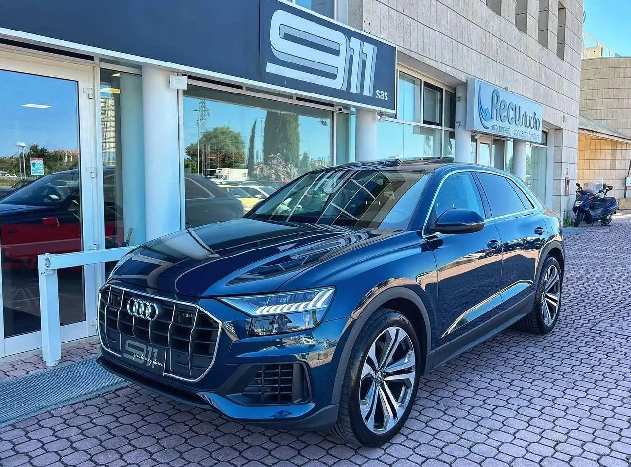 Photo 1 : Audi Q8 2019 Hybrid