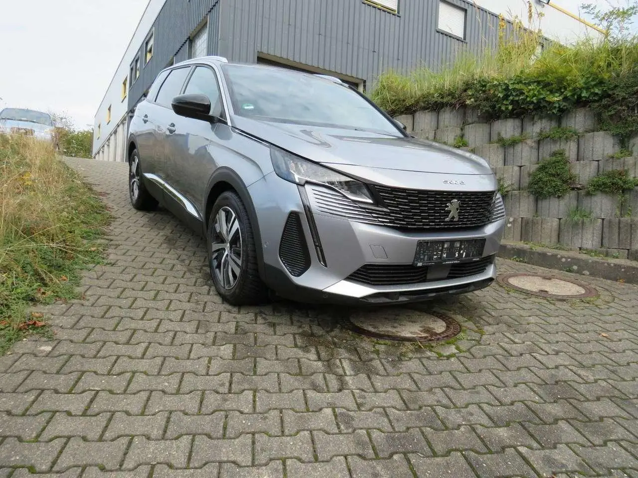 Photo 1 : Peugeot 5008 2023 Petrol