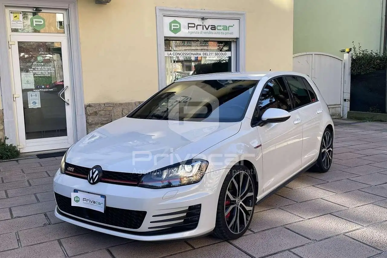 Photo 1 : Volkswagen Golf 2014 Petrol