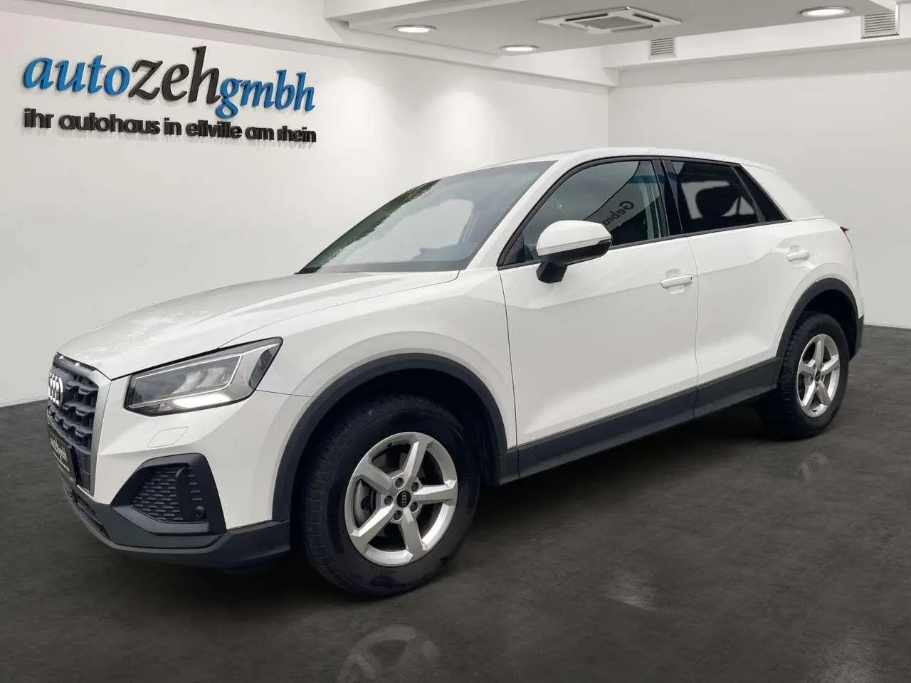 Photo 1 : Audi Q2 2023 Petrol