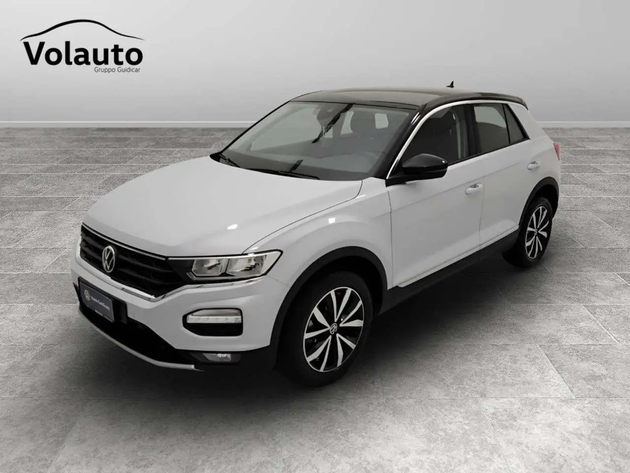 Photo 1 : Volkswagen T-roc 2021 Essence