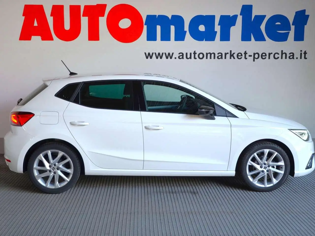 Photo 1 : Seat Ibiza 2024 Petrol