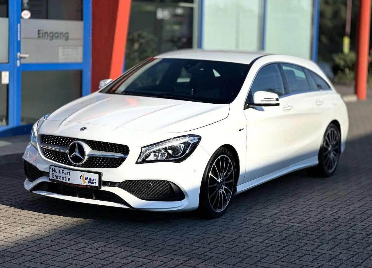 Photo 1 : Mercedes-benz Classe Cla 2018 Petrol