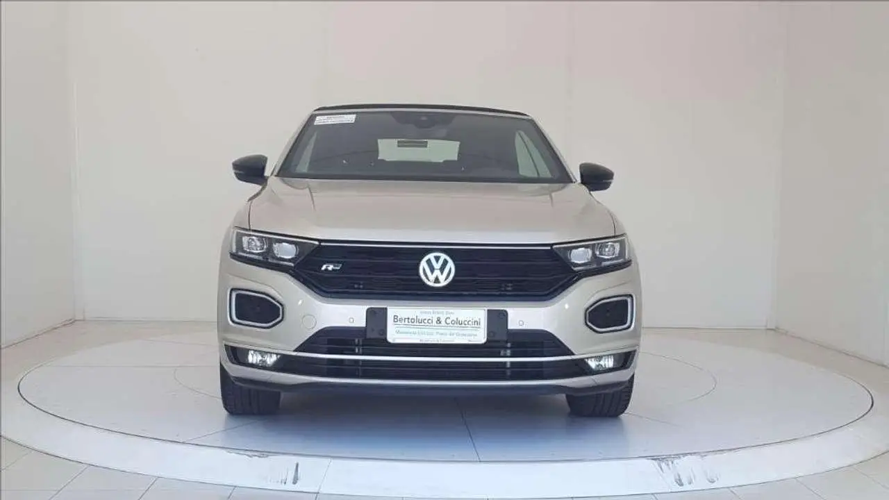 Photo 1 : Volkswagen T-roc 2021 Essence