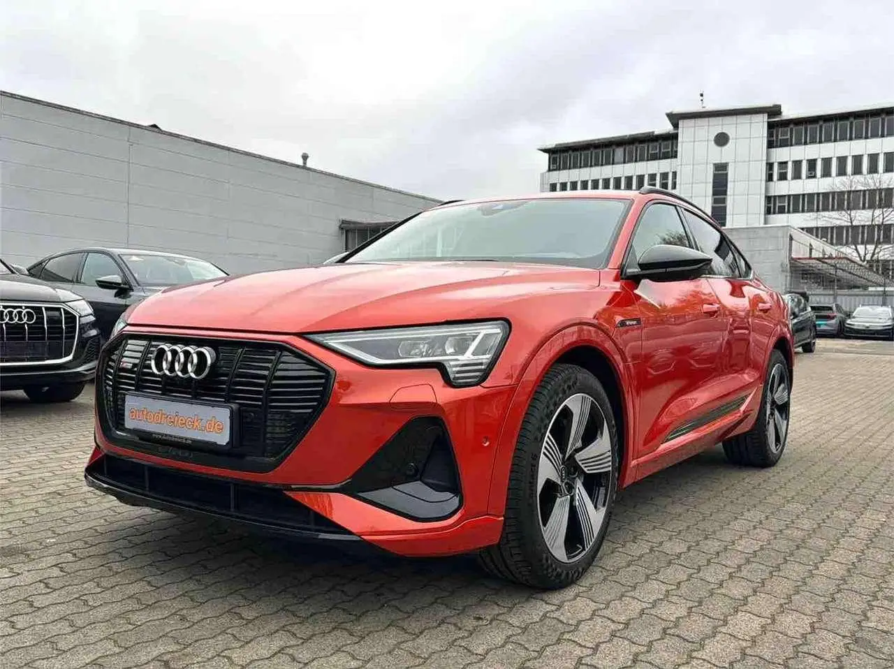 Photo 1 : Audi E-tron 2021 Électrique