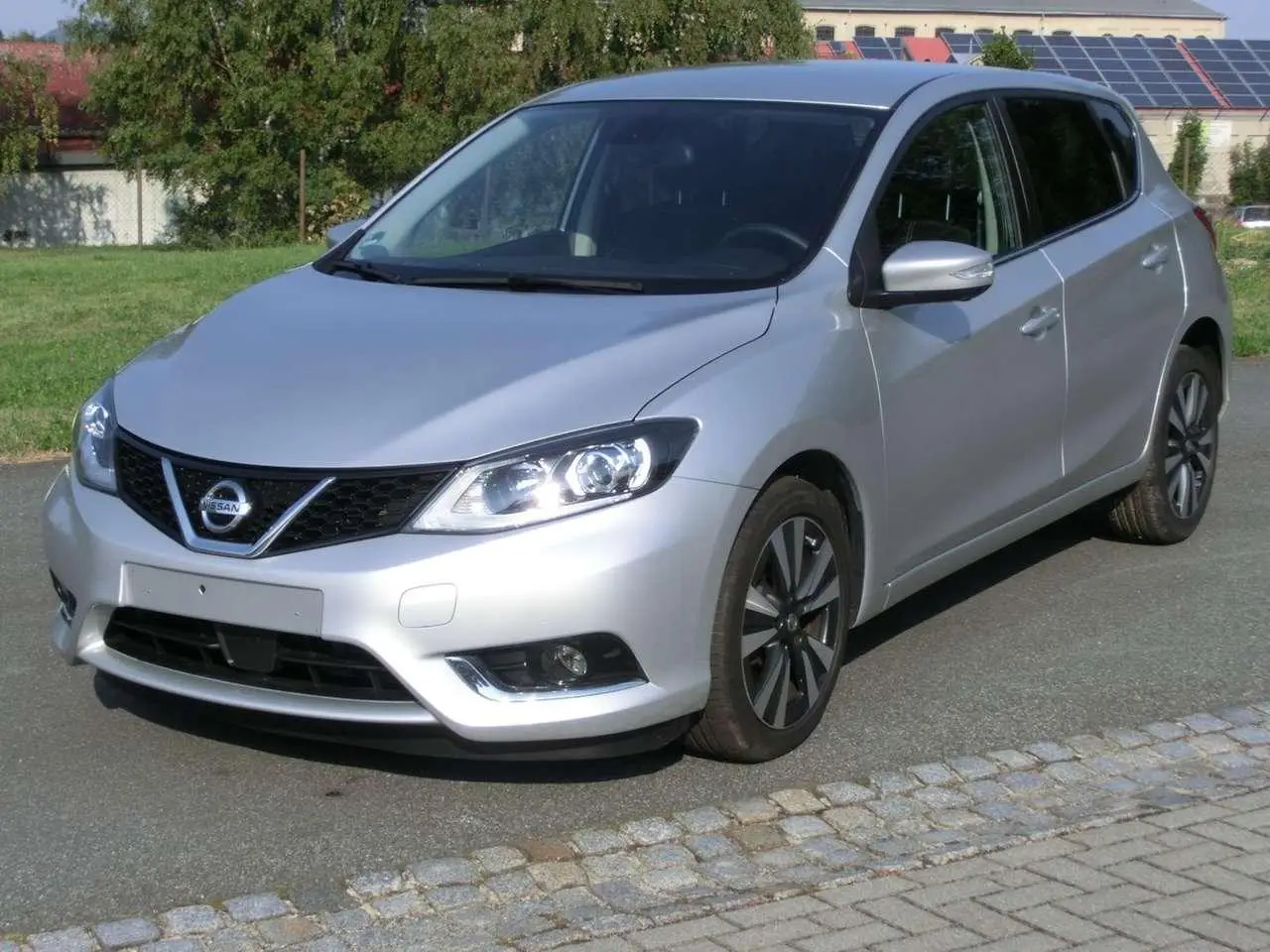 Photo 1 : Nissan Pulsar 2015 Petrol