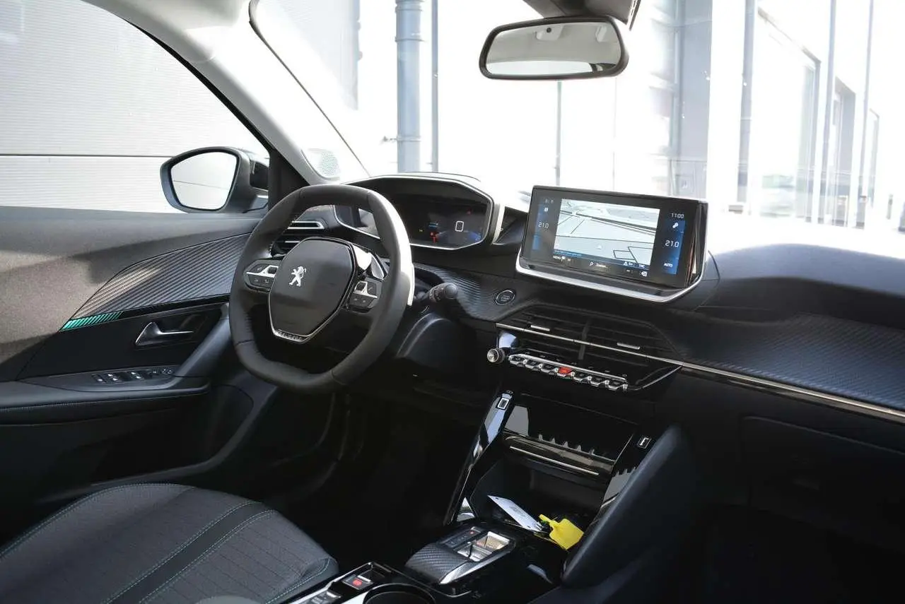 Photo 1 : Peugeot 2008 2023 Petrol