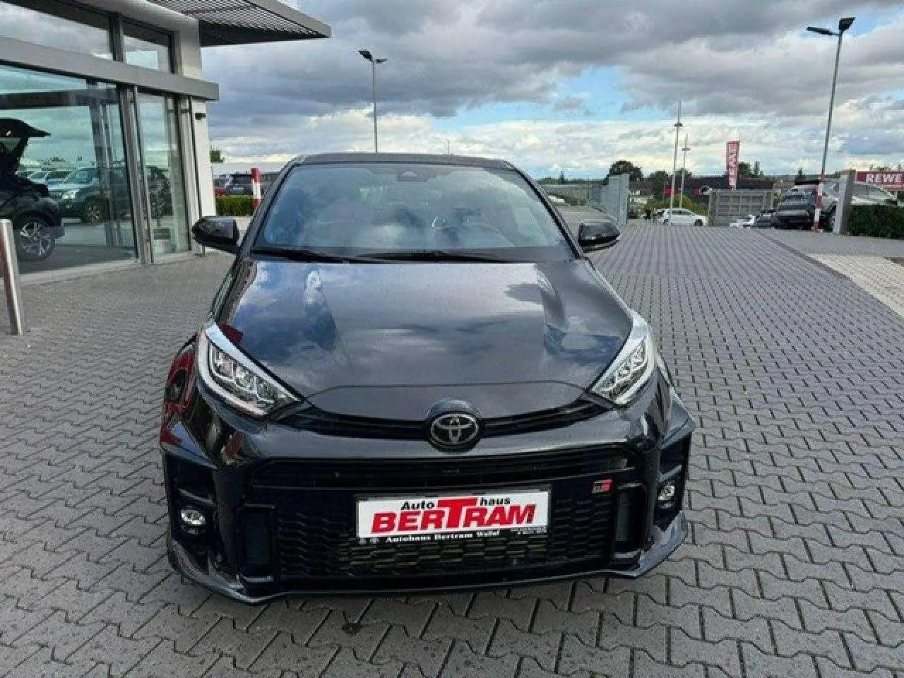 Photo 1 : Toyota Yaris 2020 Petrol