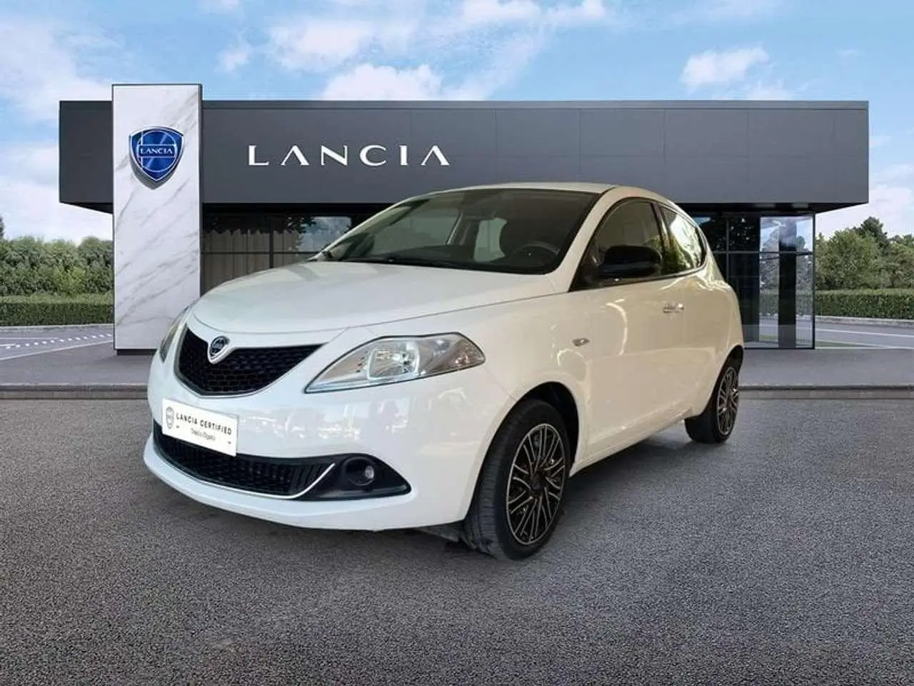 Photo 1 : Lancia Ypsilon 2022 Petrol