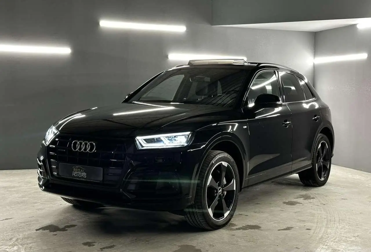 Photo 1 : Audi Q5 2020 Hybride