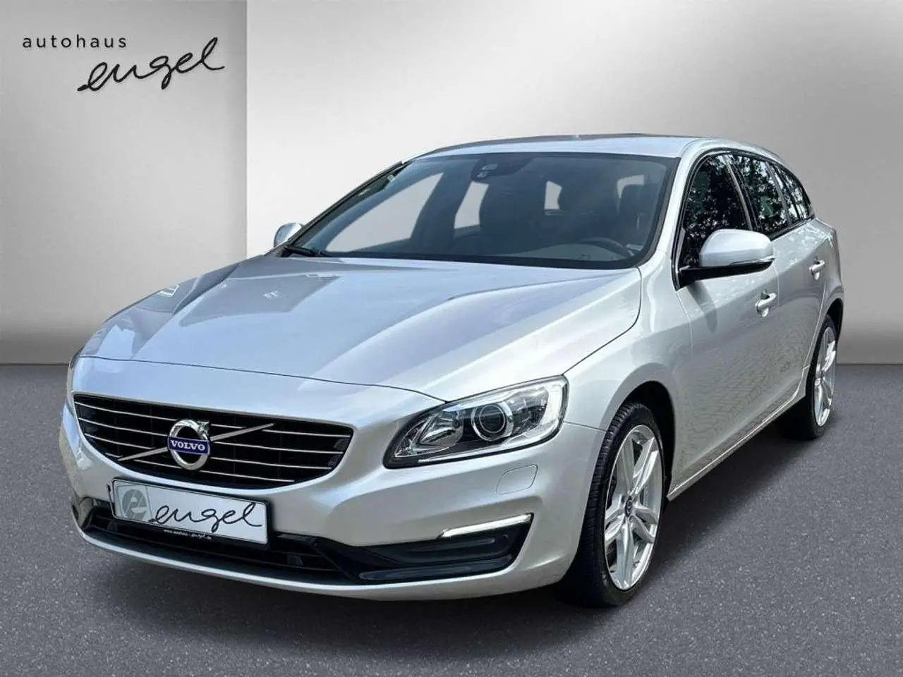 Photo 1 : Volvo V60 2018 Diesel