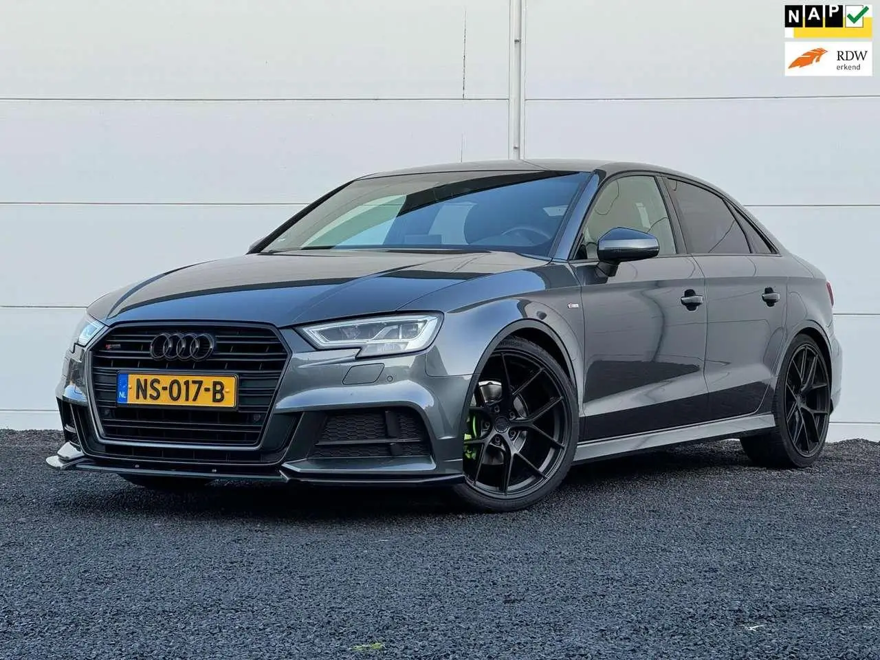 Photo 1 : Audi A3 2017 Petrol