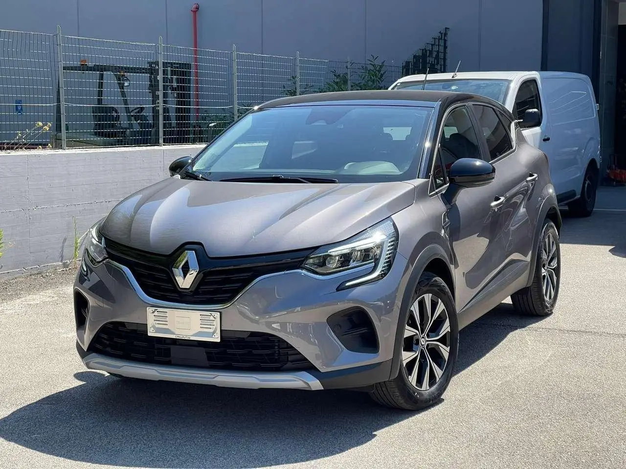 Photo 1 : Renault Captur 2023 Petrol