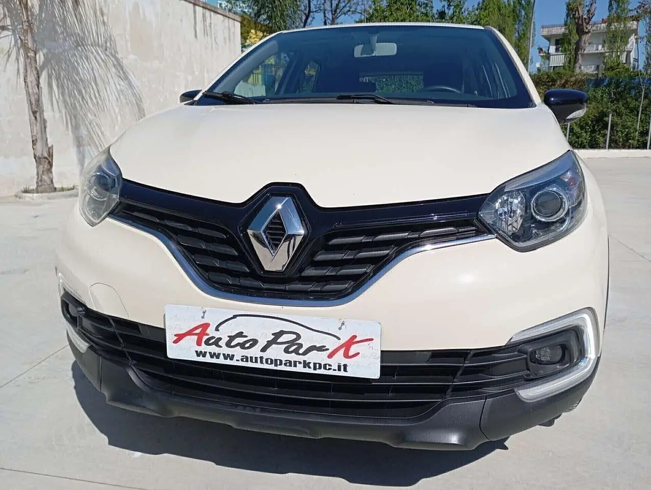 Photo 1 : Renault Captur 2019 Essence