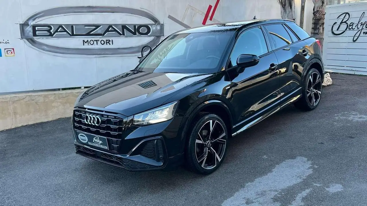 Photo 1 : Audi Q2 2021 Petrol