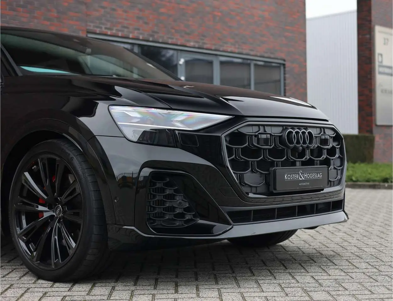 Photo 1 : Audi Q8 2024 Hybrid