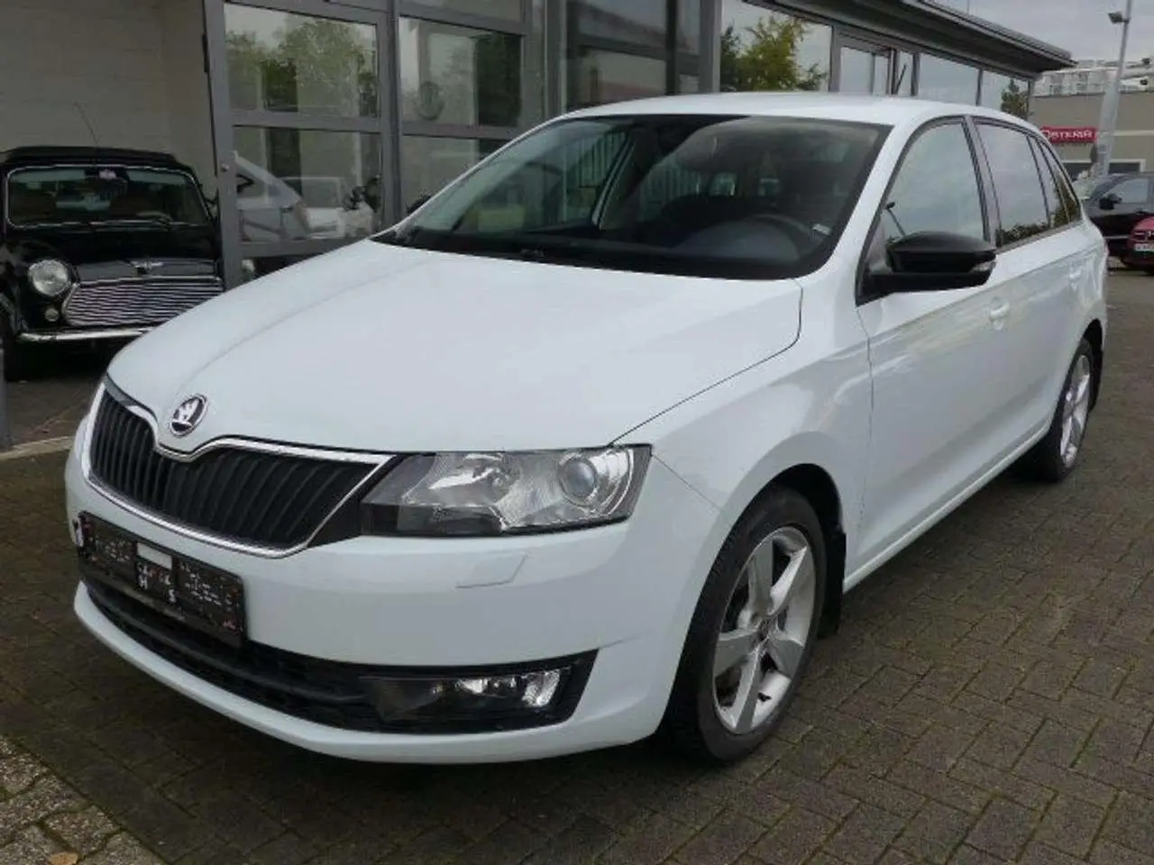 Photo 1 : Skoda Rapid 2016 Petrol