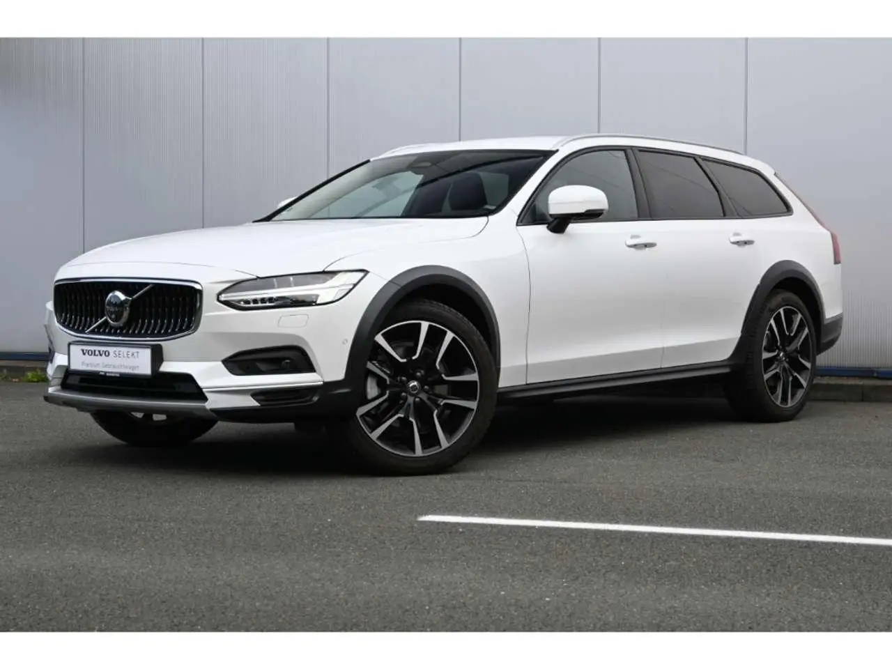 Photo 1 : Volvo V90 2024 Petrol