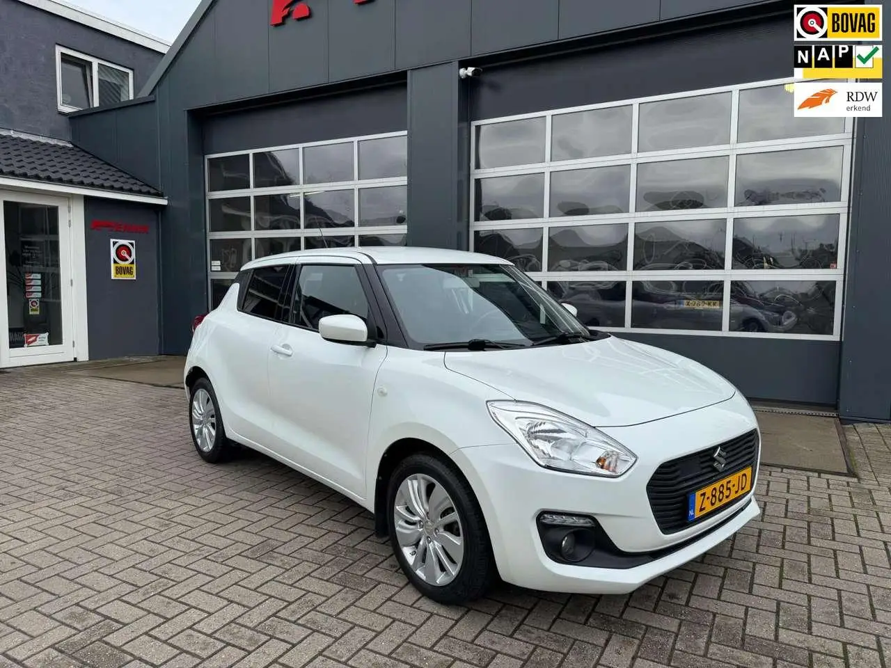 Photo 1 : Suzuki Swift 2019 Petrol