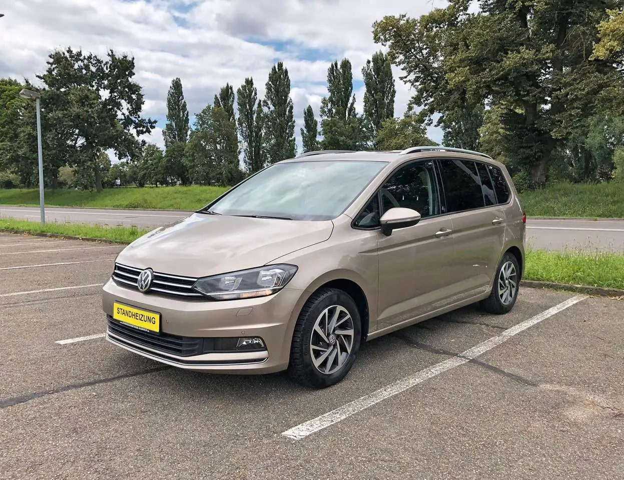 Photo 1 : Volkswagen Touran 2017 Essence