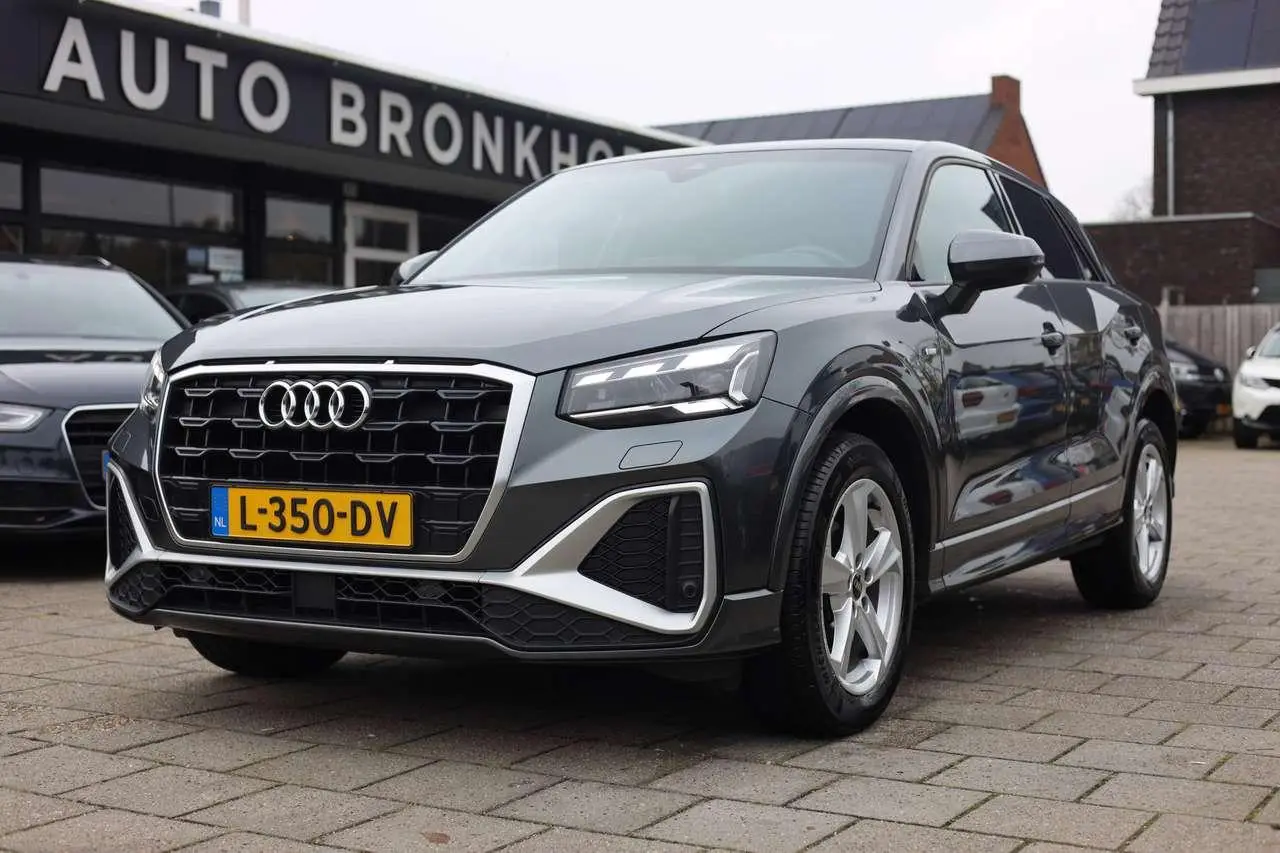 Photo 1 : Audi Q2 2021 Petrol