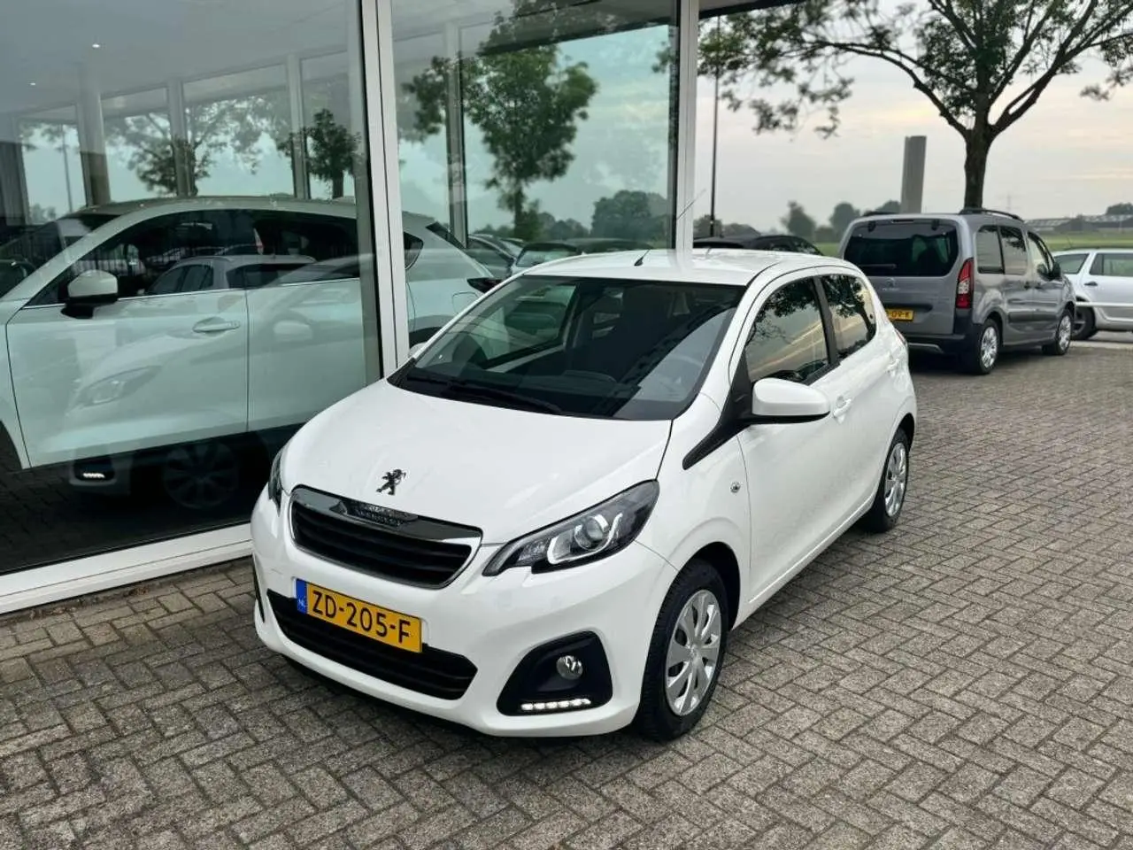 Photo 1 : Peugeot 108 2019 Petrol