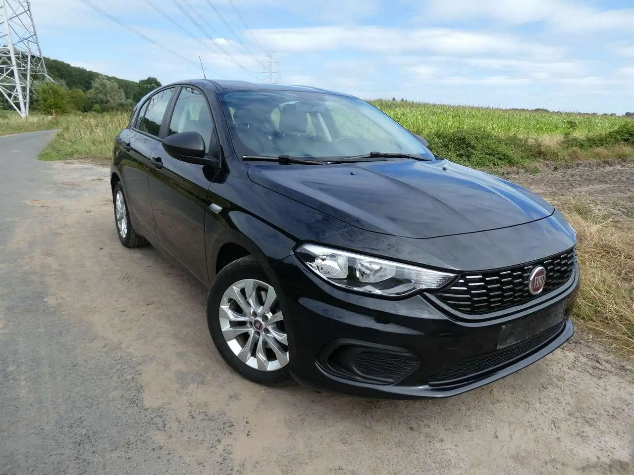 Photo 1 : Fiat Tipo 2017 Petrol