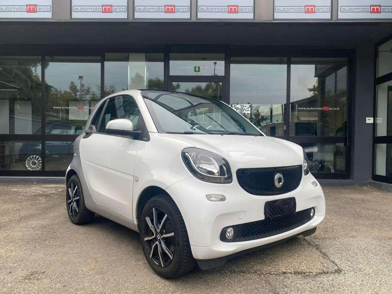 Photo 1 : Smart Fortwo 2016 Petrol