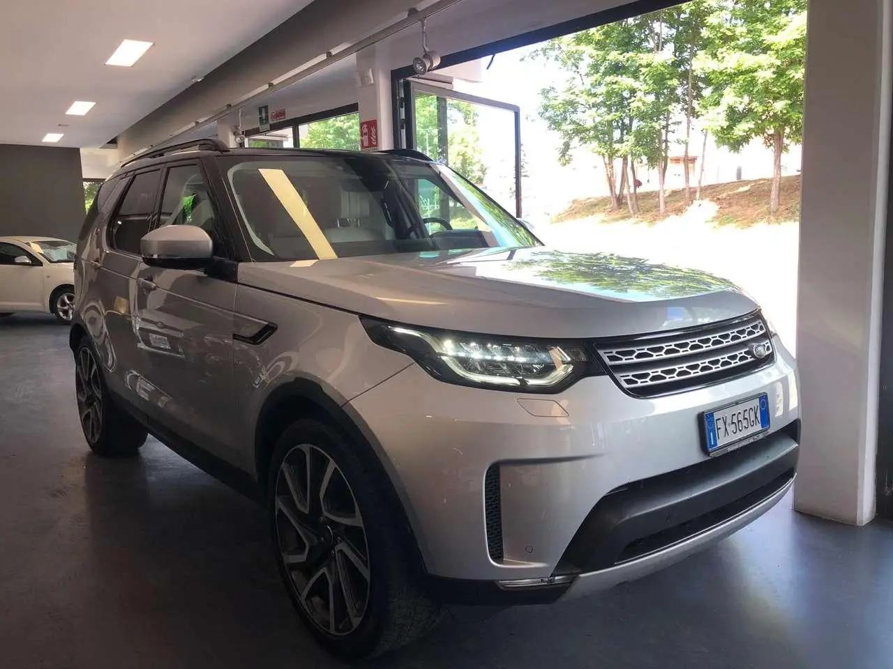 Photo 1 : Land Rover Discovery 2019 Diesel